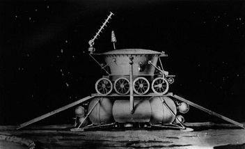 Lunochod / Lunokhod auf der
                            Trgersonde, die Rampen sind unten