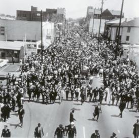 Begrbnisumzug von
                              Martin Luther King 1968 in Atlanta.