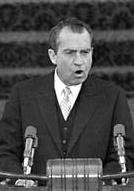 Nixon bei der Rede zur
                              Amtseinfhrung: "Der Titel des
                              Friedensfrsten gebhrt nun
                              Amerika"...