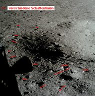 Die
              "Mondlandefhre" soll neben einem Krater
              gelandet sein. Aber da ist ein Schattenchaos am
              "Mondkrater", das auf Fotomontage und
              eingezeichnete Schatten hindeutet. Die Schatten kreuzen
              sich fast im 90-Winkel!