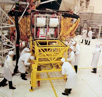 Training for Apollo 15, foto no. 71-HC-682:
                        The wrapped "moon car", April 1971
                        ca.