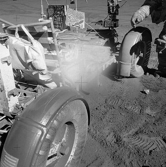 Faked moon landing Apollo 15 photo no.
                        AS15-82-11200: LRV without all over going wheel
                        track