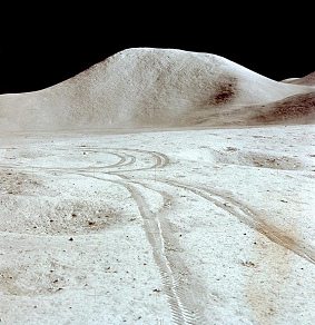 Faked moon landing Apollo 15 photo no.
                        AS15-87-11835: Unreal wheel tracks for front
                        wheels and back wheels separately, but not
                        parallel.