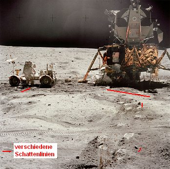 Apollo 16 Foto-Nr. AS16-110-18578:
                        Astronaut Young beim Rover-"Mondmobil"
                        (LRV) bei "Mondlandefhre" LM,
                        Gegenlicht ohne Dunkelheit