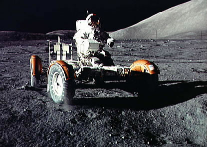 Apollo 17 fake: "Astronaut"
                        Cernan driving in the stone desert (02)