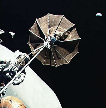 Apollo 17 fake: The "moon car"
                        during an "EVA extra vehicular
                        activity", the sight to Earth in the
                        sky...