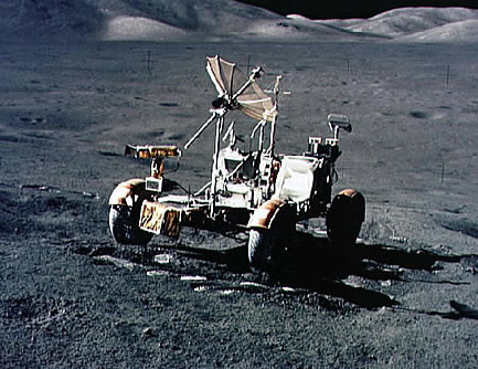 Apollo 17
                        fake: The "moon car" "Lunar
                        Roving Vehicle" (LRV) on it's last parking
                        place