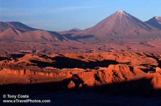 "Mondlandschaften" in Chile:
                        Atacama-Wste 05: Krater und Vulkanlandschaft