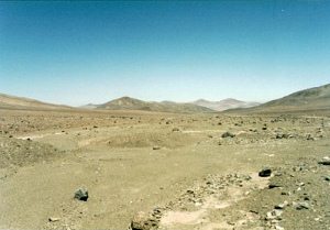 "Mondlandschaften" in Chile:
                        Atacama-Wste 15: Steinwste, Ebene, Vulkane