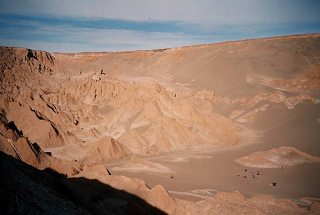 Valle de la Muerte 07: Sackgasse,
                        Wstenebene mit Bergen rund rum