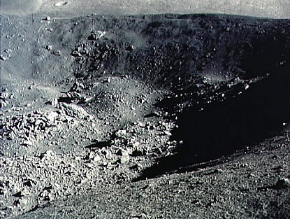 Apollo 17
                      Mondlandung: Station 4, Weitwinkelaufnahme