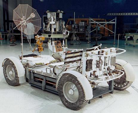 The "moon car" (Lunar
                            Research Vehicle LRV, "Rover")
                            before the transport from Boeing to the
                            Kennedy Space Center, foto no.
                            Boeing-LRV-2A297777.