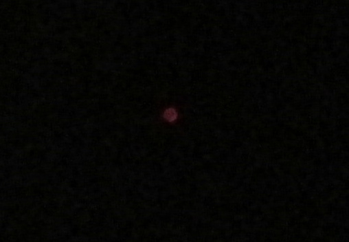 Objekt (UFO) ber Lima Los
              Olivos, nur 1 rotes Licht sichtbar, 25.12.2016,
              0h11min.30sek.