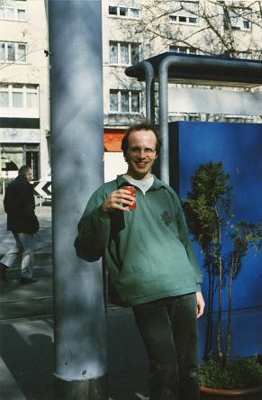 Michael Palomino am Limmatplatz in Zrich,
                        1998