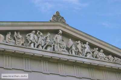 Walhalla, northern frieze with Hermann in
                        Varus battle, 9 A.C.