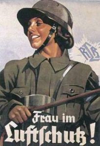 Plakat im 3R "Frau im
                                    Luftschutz" vor 1938