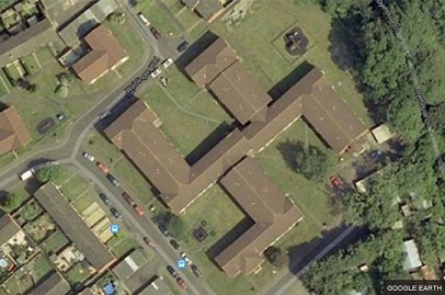 In England ist die Kaserne in Wiltshire in Form eines Hakenkreuz gebaut