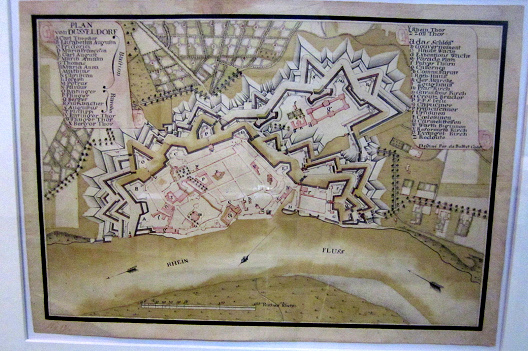 City map of Düsseldorf of 17th century
                approximately with the extension and the town wall