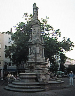 Das restaurierte
              Jan-von-Werth-Denkmal am 15.8.2001