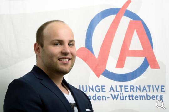 Markus
                      Frohnmaier von der AfD-Jugend spricht Klartext
                      gegen Islam, Muslimbrder und das kriminelle
                      Saudi-Arabien