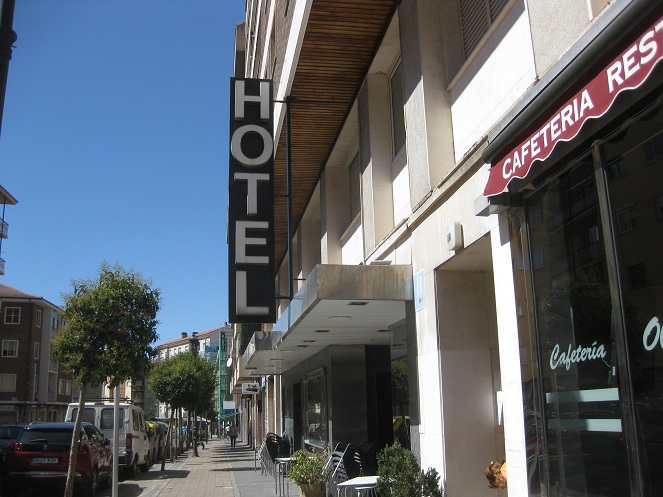 �vila: Das
                Hotel "San Antonio" an der Bahnhofstrasse
                (Paseo de la Estaci�n)