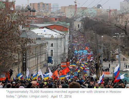 Friedensdemonstration mit 70,000 DemonstrantInnen
                  in Moskau, 17. April 2014