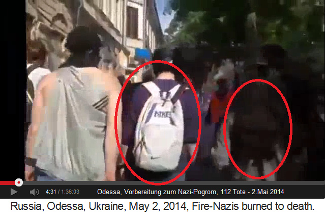 Der
                    ukrainische Nazi mit dem NIKE-Rucksack taucht wieder
                    auf