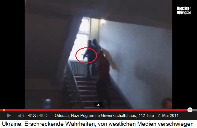 Pogrom
                    von Odessa vom 2.5.2014 im Gewerkschaftshaus:
                    Schlgernazis steigen die Treppe hinauf, um in den
                    oberen Stockwerken Menschenjagden zu veranstalten
                    02