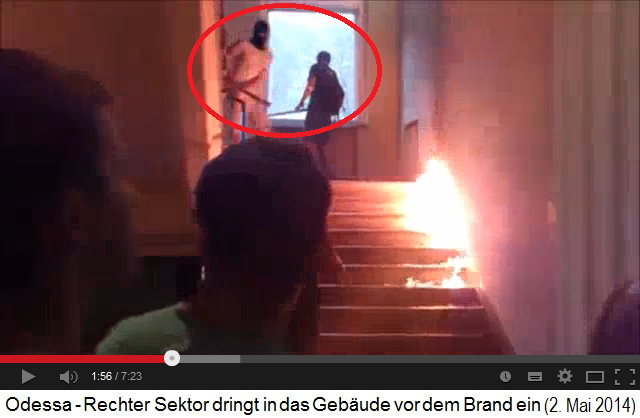 Feuer auf der
                        Treppe im Gewerkschaftshaus, und 2 Nazis mit
                        Schlagstcken