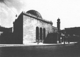 Encyclopaedia Judaica (1971): Budapest, vol. 4,
                  col. 1450. The Heroes' Synagogue in Budapest, built in
                  1929. Photo C.A.H.J.P., Jerusalem