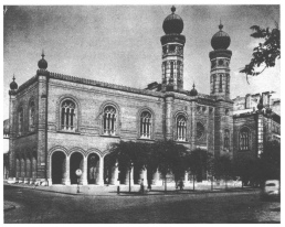 Encyclopaedia Judaica (1971): Budapest, vol. 14,
                col. 1451. The dohany Street synagogue in Budapest,
                consecrated in 1859. It is the lragest synagoguein
                Europe, 180 ft. (55m.) long, 85 ft. (26 m.) wide, and 85
                ft. (26 m.) high, and seats a congregation of 3,000.
                Photos C.A.H.J.P., Jerusalem (exterior), Israel Museum,
                Jerusalem (interior).