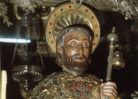 Jacobus-Statue in
                      Compostela. Jacobus soll der Gegen-Muhammad
                      sein...