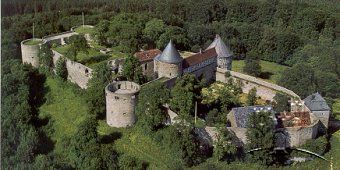 Die Burg von
                        Herzberg in Hessen ist nach arabischer
                        Architektur gebaut...