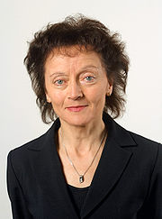 Eveline
            Widmer-Schlumpf, Portrait [15] einer naiven Bundesrtin (im
            Jahr 2009 Justizministerin), die eine zivil gewaltttige
            Religion, den Islam, gezielt protegiert