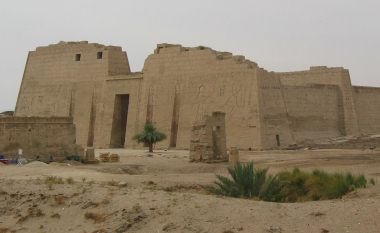 The temple in Medinet Habu, built under
                            Ramses III