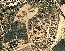 Shechem: the hill of
                ruins Tell Balata, satellite photo