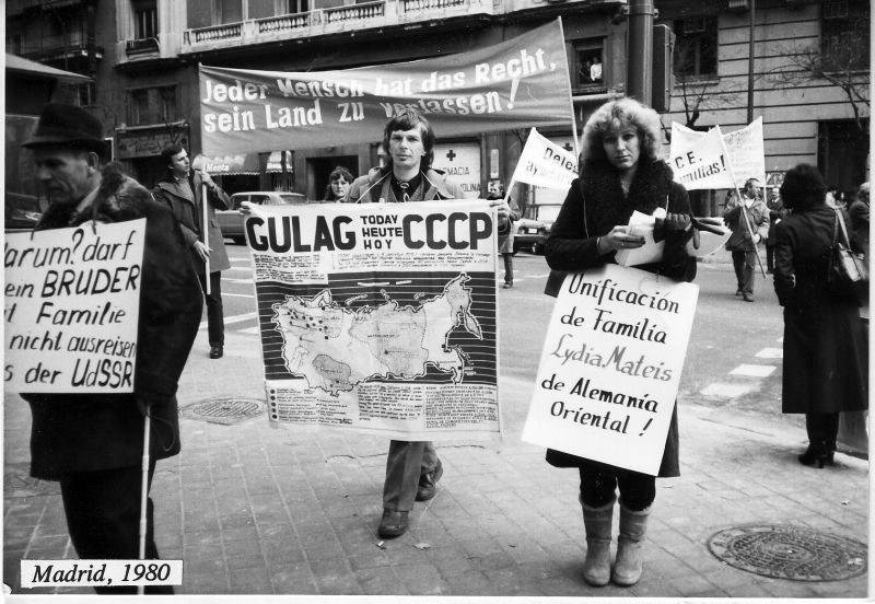 Jurij Below kurz nach seiner
              Freilassung 1980 an einer Demonstration gegen den Gulag in
              Madrid am Paseo de la Castellana (JB)