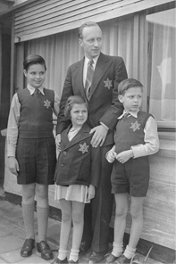 Belgium, daddy with 3 children with
                            Jewish star