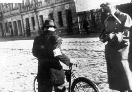 Poland, armband with Jewish star,
                          cyclist, Krakow ghetto 1943 approx.