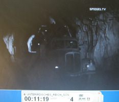 Lastwagen in Kahla in einem Tunnel