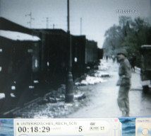 KZ Dachau
                          bei Kriegsende 01: Ankunft eines Güterzugs mit
                          Bewachung