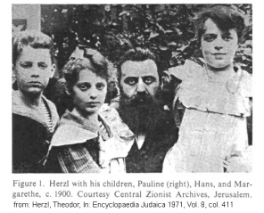 Encyclopaedia Judaica 1971: Theodor Herzl,
                      vol. 8, col. 411, Herzl with children Hans,
                      Margarethe, and Pauline