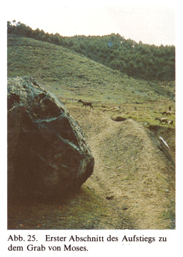 Berg Nebu, Aufstieg zum Moses-Grab 01