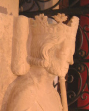 Rey franco Pipino el Breve, estatua de su
                  tumba