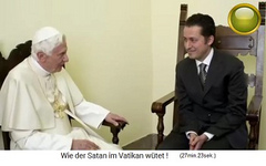 The valet Paolo Gabriele -
                  the inconvenient whistleblower next to the criminal
                  Pope doll Benedict XVI. alias Ratzinger