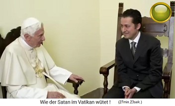 The valet Paolo Gabriele - the inconvenient
                whistleblower next to the criminal Pope doll Benedict
                XVI. also known as Ratzinger