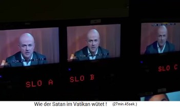 Gianluigi Nuzzi in einer TV-Show prsentiert die Dokumente ber die kriminellen Machenschaften im Vatikan 2