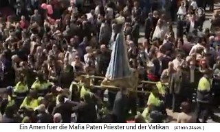 Kalabrien: Sant'Onofrio, die heilige [Fantasie]-Madonna mit Kaiserkrone wird von Zivilschtzern getragen