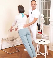 Physiotherapy Exercises by Pioneer Liebscher-Bracht: extention of the front giving the spine more room