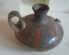 Inka culture, small oil
                            can with a geometric pattern